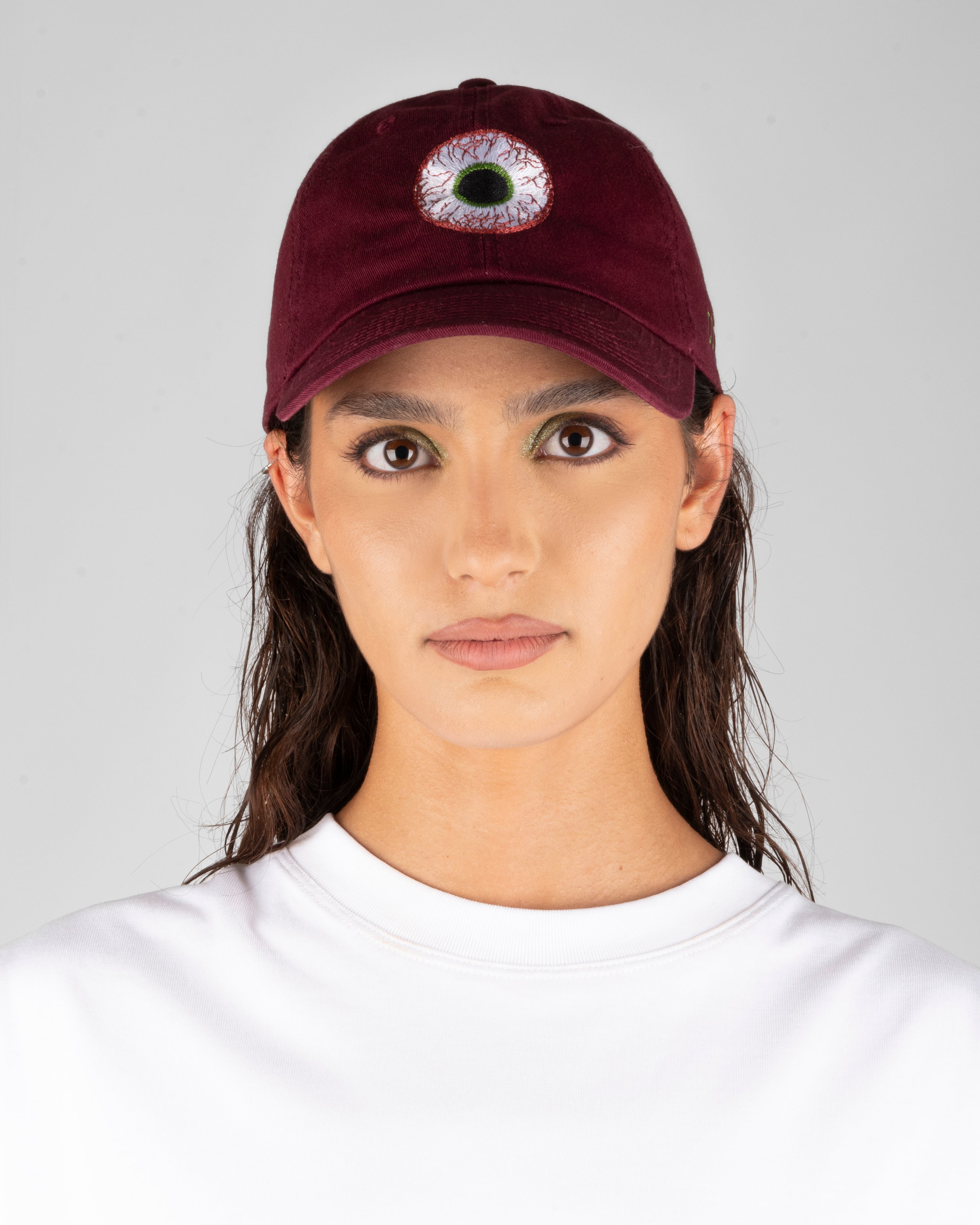 Cappello Burgundy con Ricamo Occhio